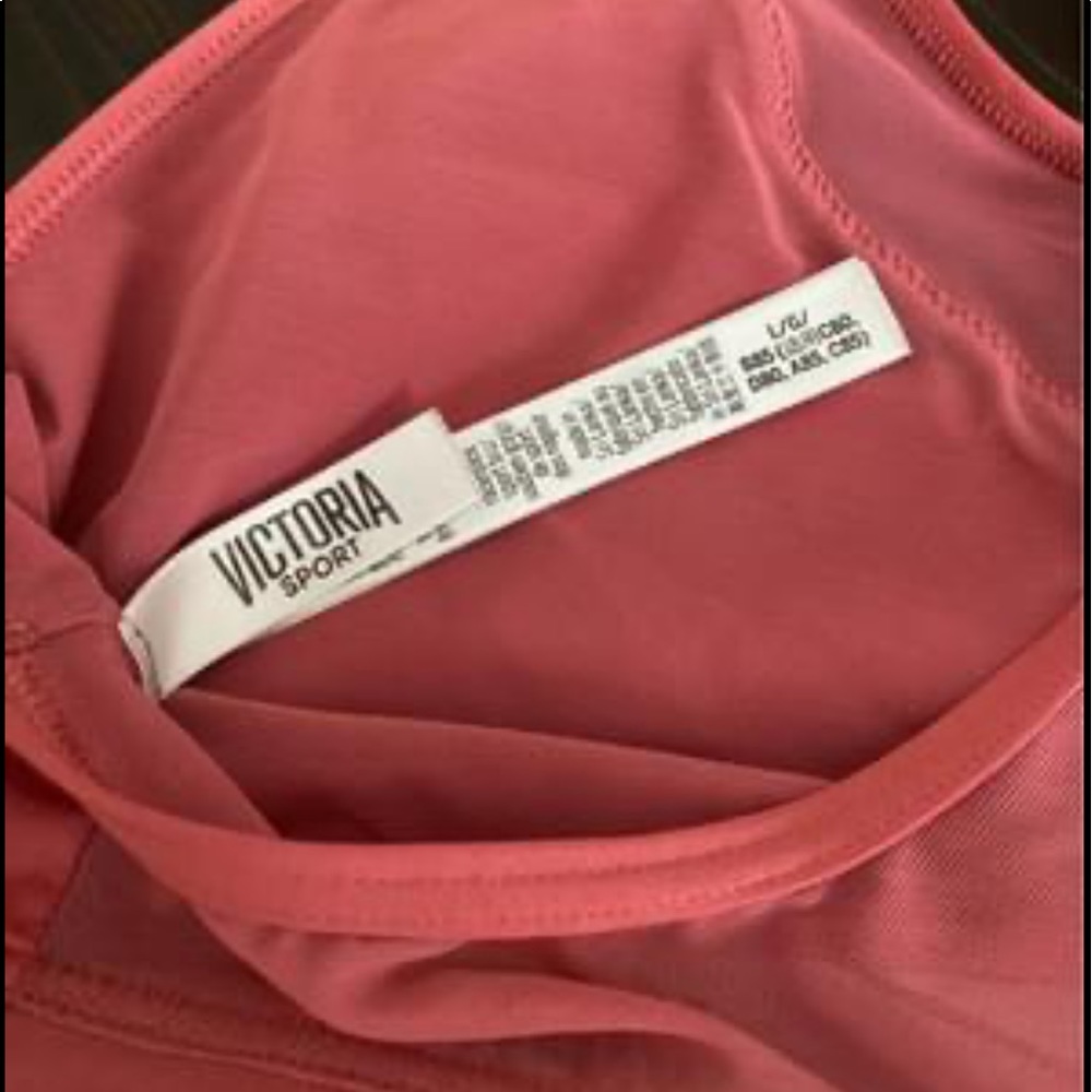 sports bra